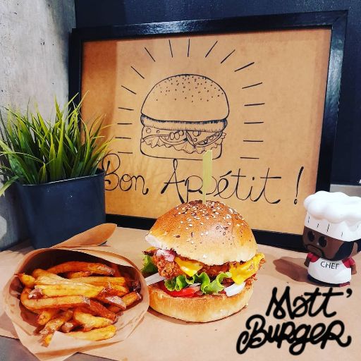 Matt burger 🍔's logo